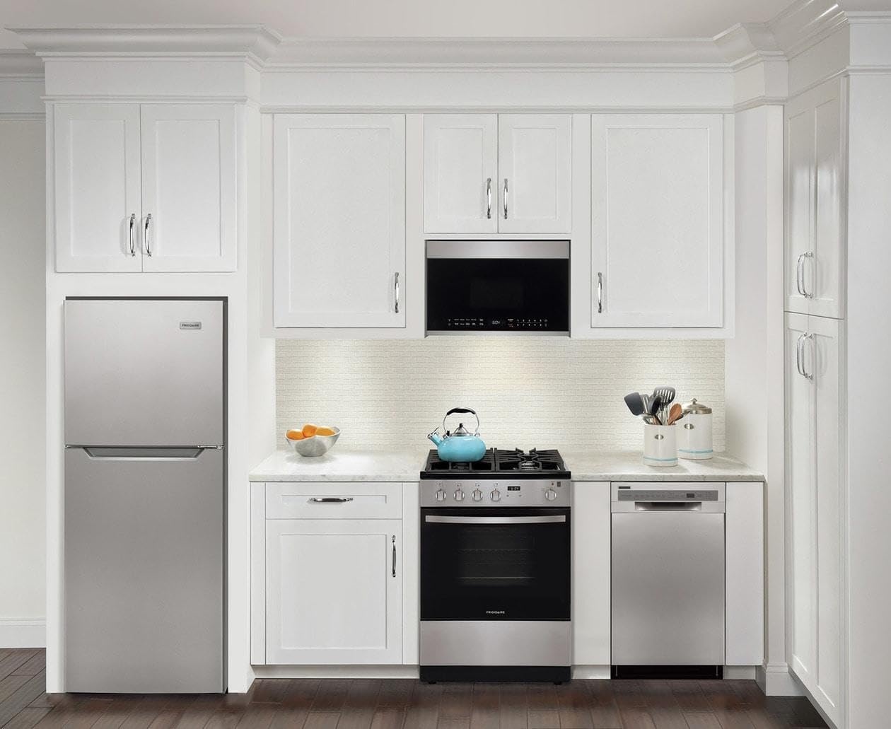 image:imageFrigidaire 24 in 19 Cu Ft Gas Range in Stainless Steel with Continuous Cast Iron Grates ADA CompliantStainless Steel